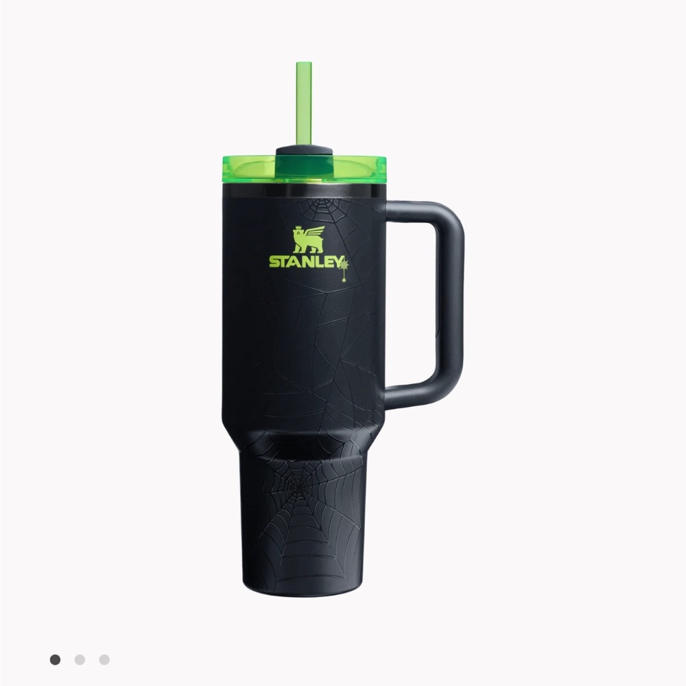 🕸️ STANLEY THE HALLOWEEN GLOW QUENCHER FLOWSTATE™ TUMBLER | 40 OZ 🕸️
